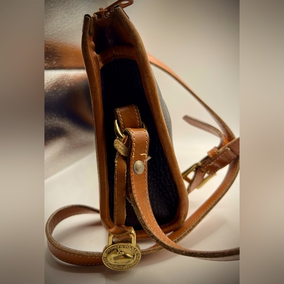 Beautiful Rare Dooney& Bourke Leather Crossbody Bag-Excellent Condition A2545458 - Picture 7 of 15